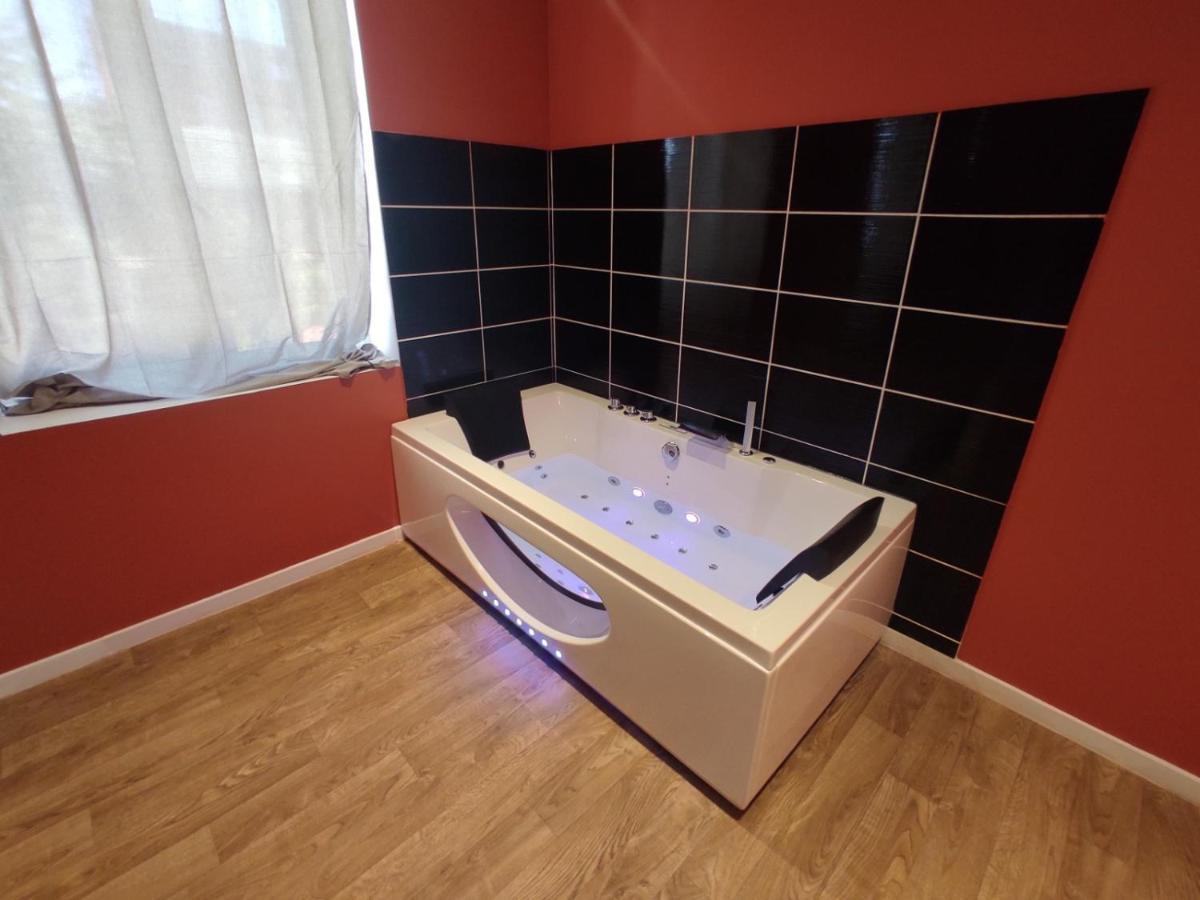 Ng Suitehome - Lille I Roubaix Centre I Coq Francais - Balneo - Netflix - Wifi Екстериор снимка